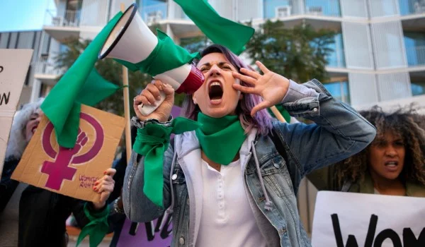 Un grupo feminista protestando